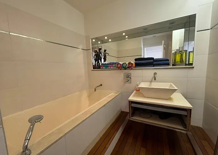 Promenade Des Center Sea And Front Design Flat With Private Garden *