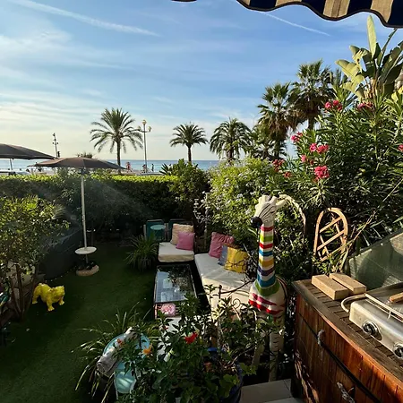 Promenade Des Center Sea And Front Design Flat With Private Garden Apartman